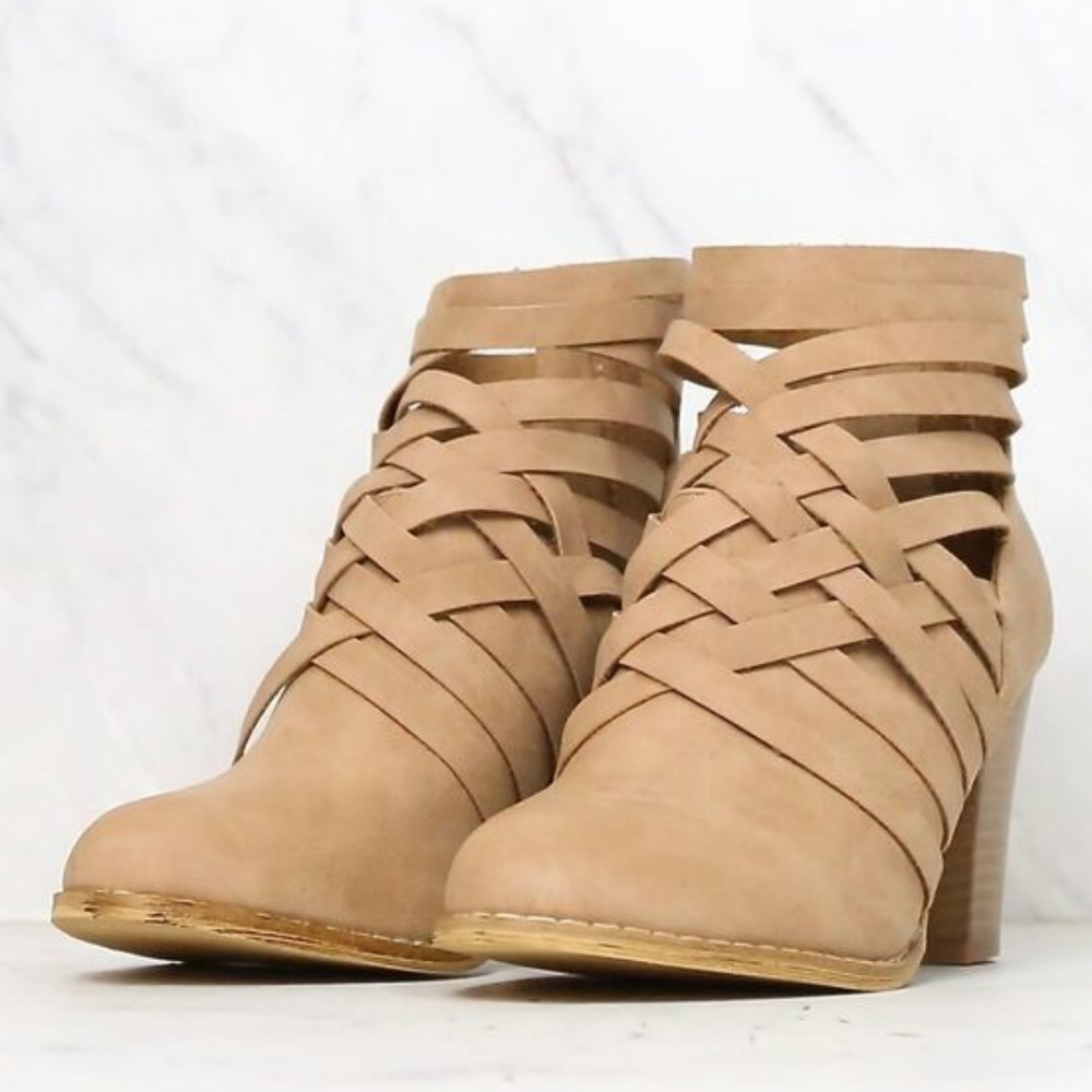 𝙇𝙖𝙨𝙩 𝙎𝙞𝙯 10 🖤Strappy Chunky Ankle Boot - Picture 4 of 5